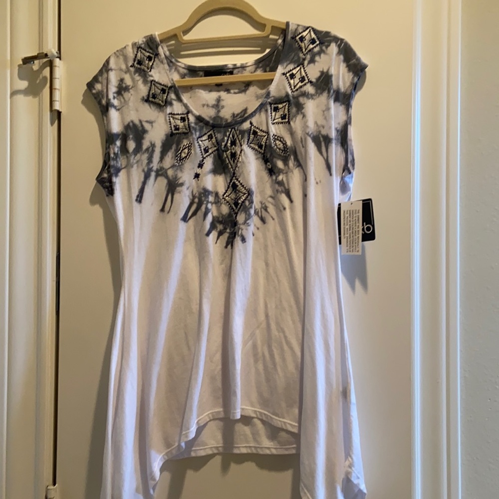 Medium white/blue shirt sleeve shirt